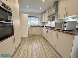 Kitchen/Diner- click for photo gallery